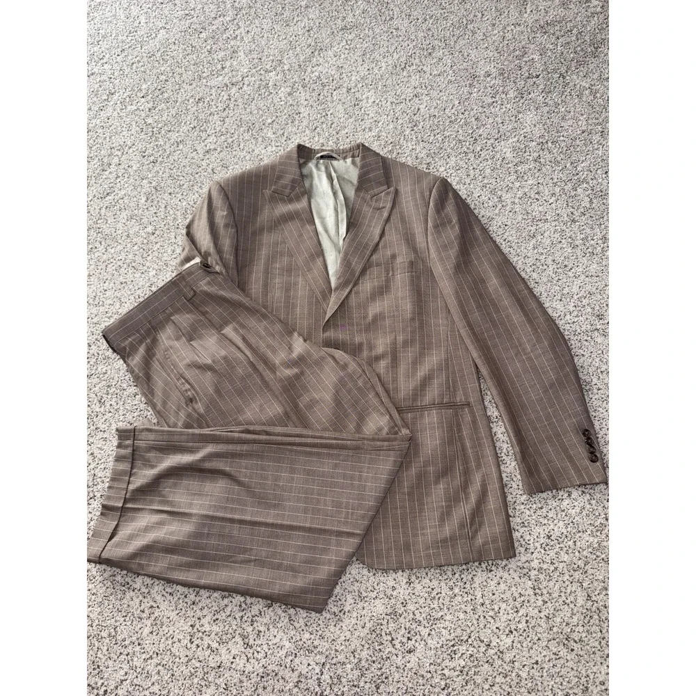 STEVE HARVEY CELEBRITY EDITION TAN/BROWN PINSTRIPE 2PC SUIT SIZE 44L/38L